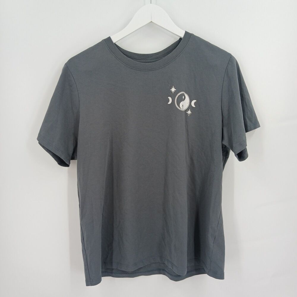 womans Rebellious One Gray Yin Yang Graphic T-Shirt Size XL